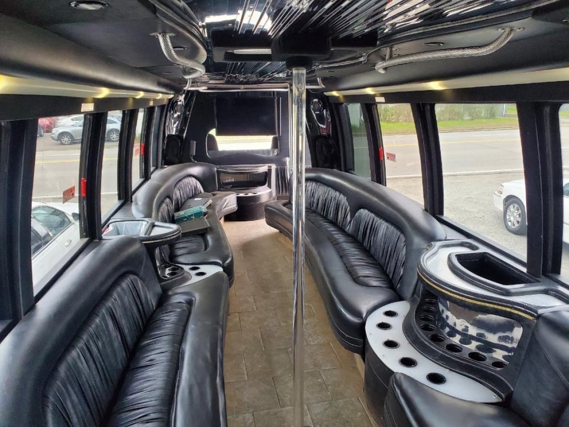 Limo Bus for Sale in North Attleboro, MA - Photo 26