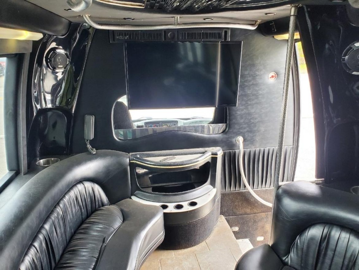 Limo Bus for Sale in North Attleboro, MA - Photo 27