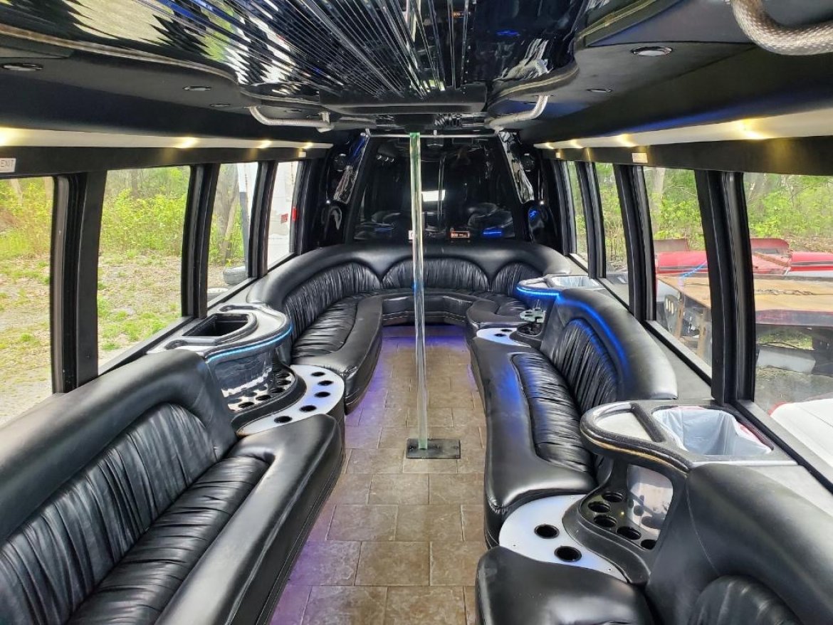 Limo Bus for Sale in North Attleboro, MA - Photo 28