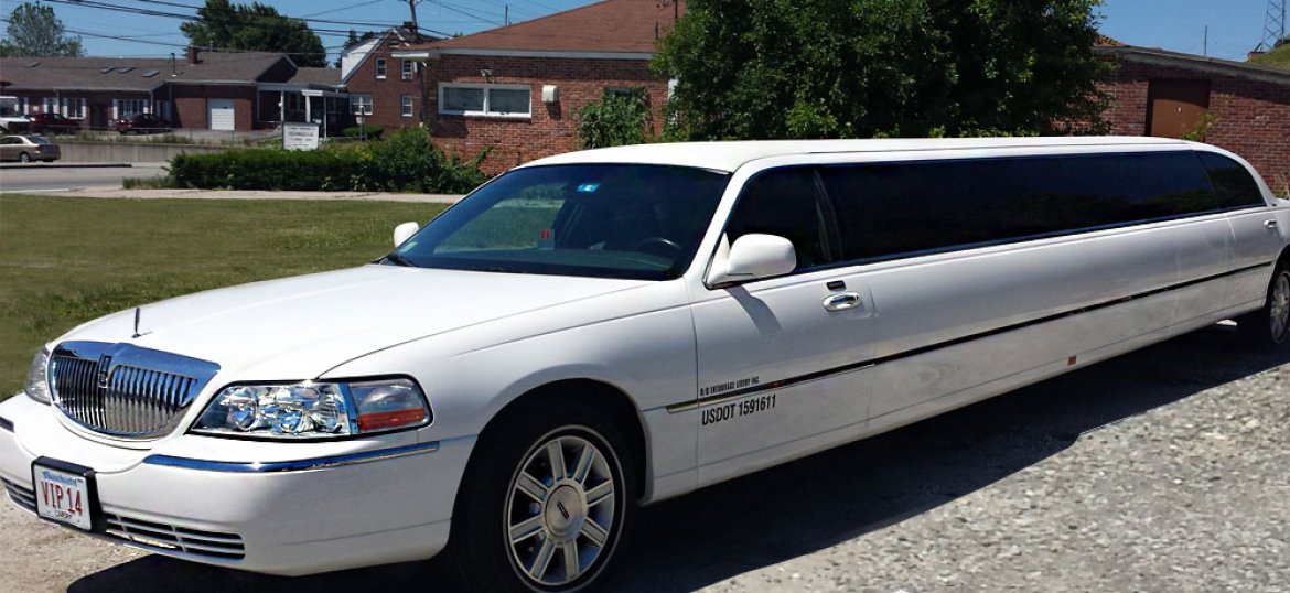 Limousine for sale: 2008 Lincoln Town Car Stretch