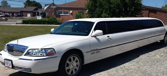 2008 Lincoln Town Car Stretch Limousine for Sale in North Attleboro, MA - Main Photo
