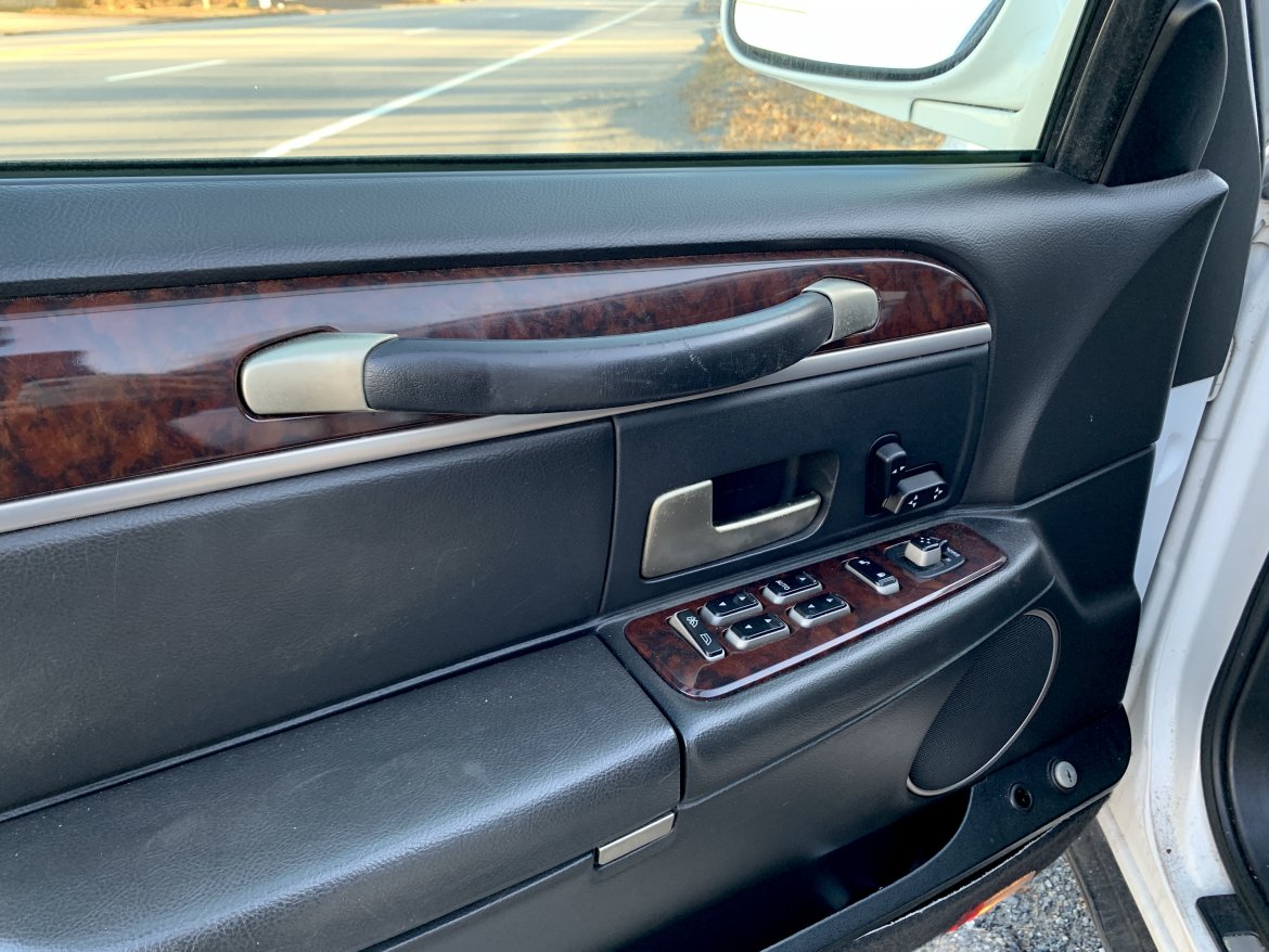 Limousine for Sale in North Attleboro, MA - Photo 10