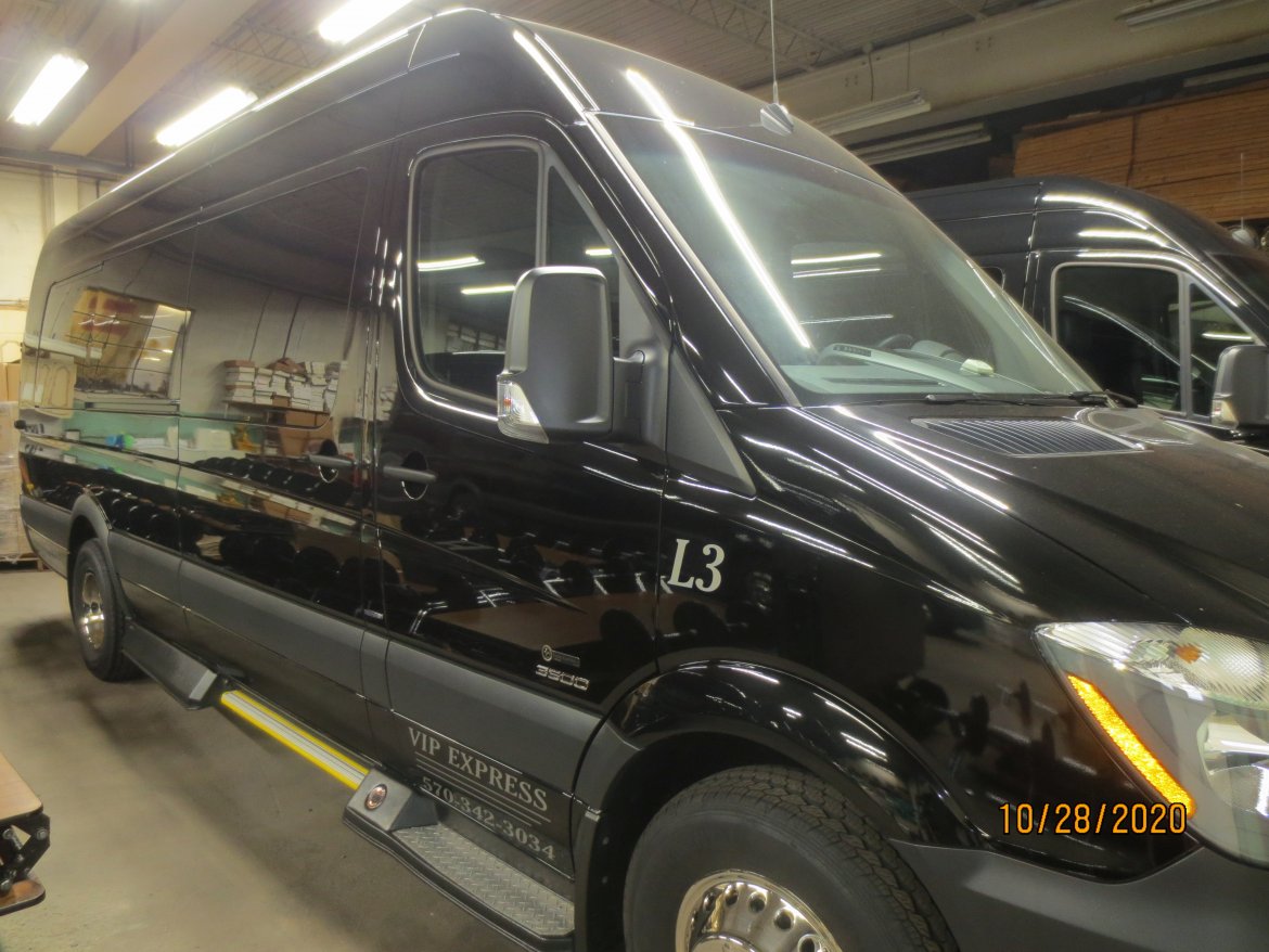 Limo Bus for Sale in Dunmore, PA - Photo 2