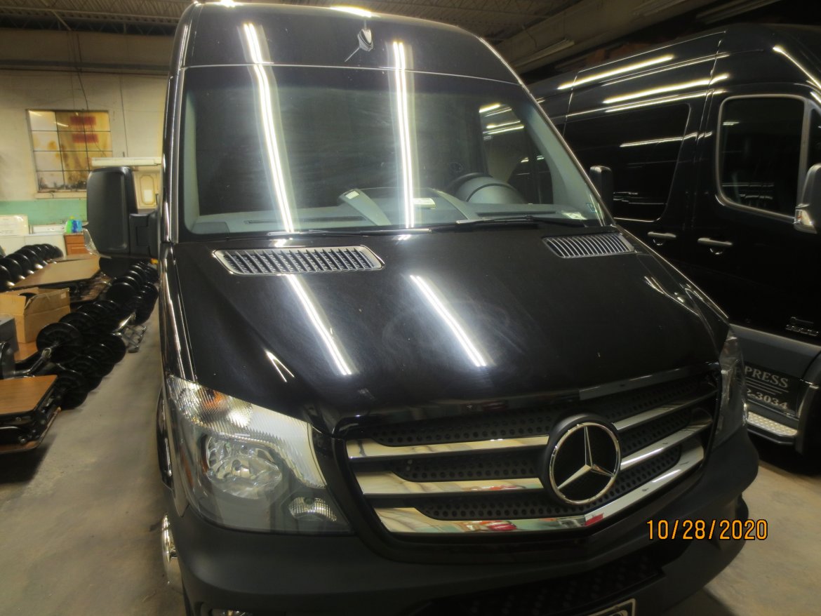 Limo Bus for Sale in Dunmore, PA - Photo 5