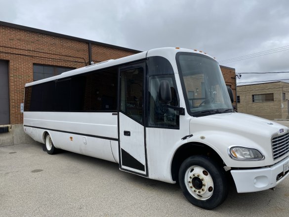 2007 Freightliner M1235 Shuttle Bus for Sale in Elk Grove Village, IL - Main Photo