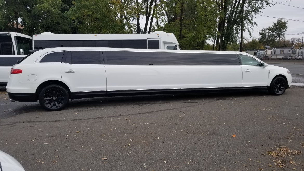Limousine for Sale in Avenel, NJ - Photo 4