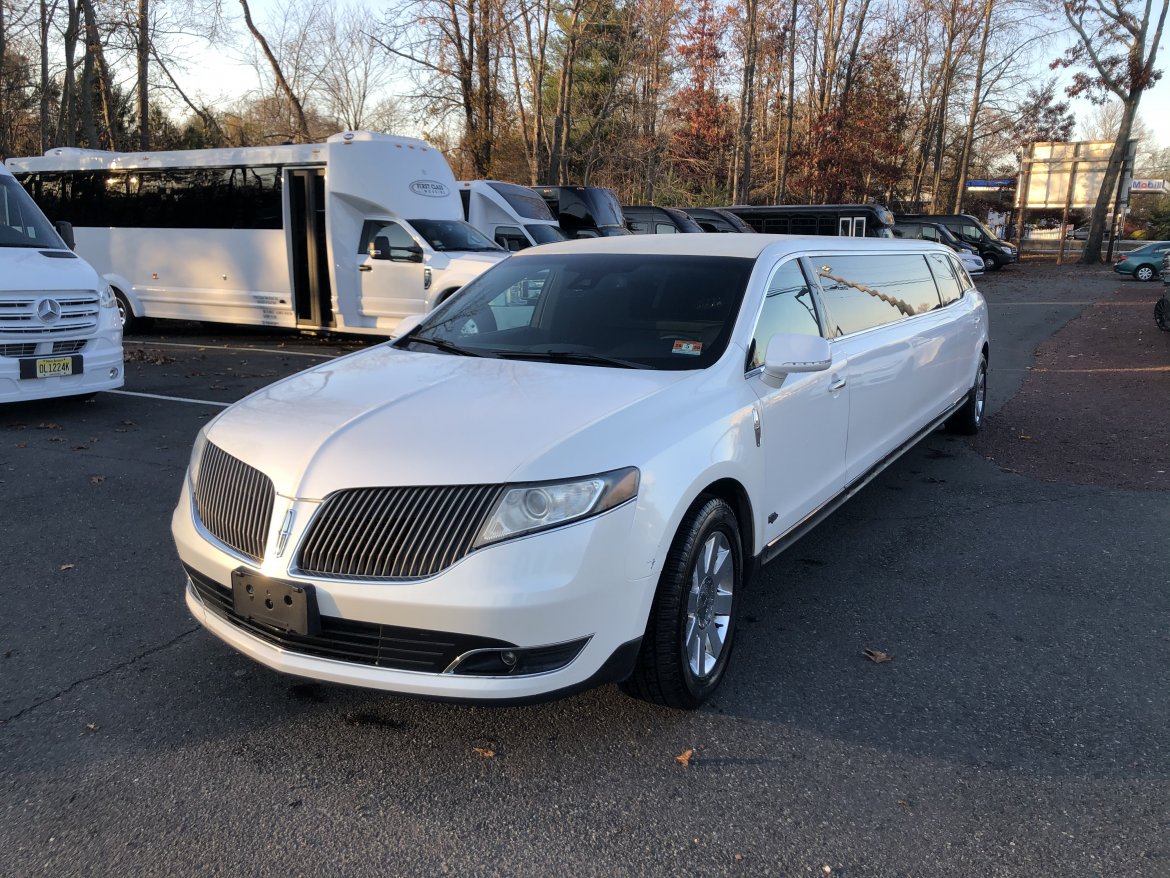 Limousine for Sale in Morganville, NJ - Photo 5