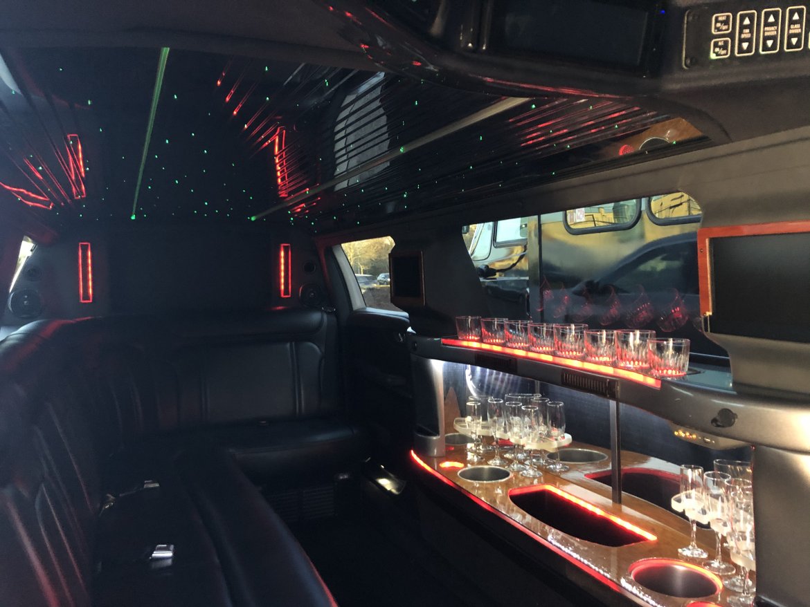 Limousine for Sale in Morganville, NJ - Photo 8
