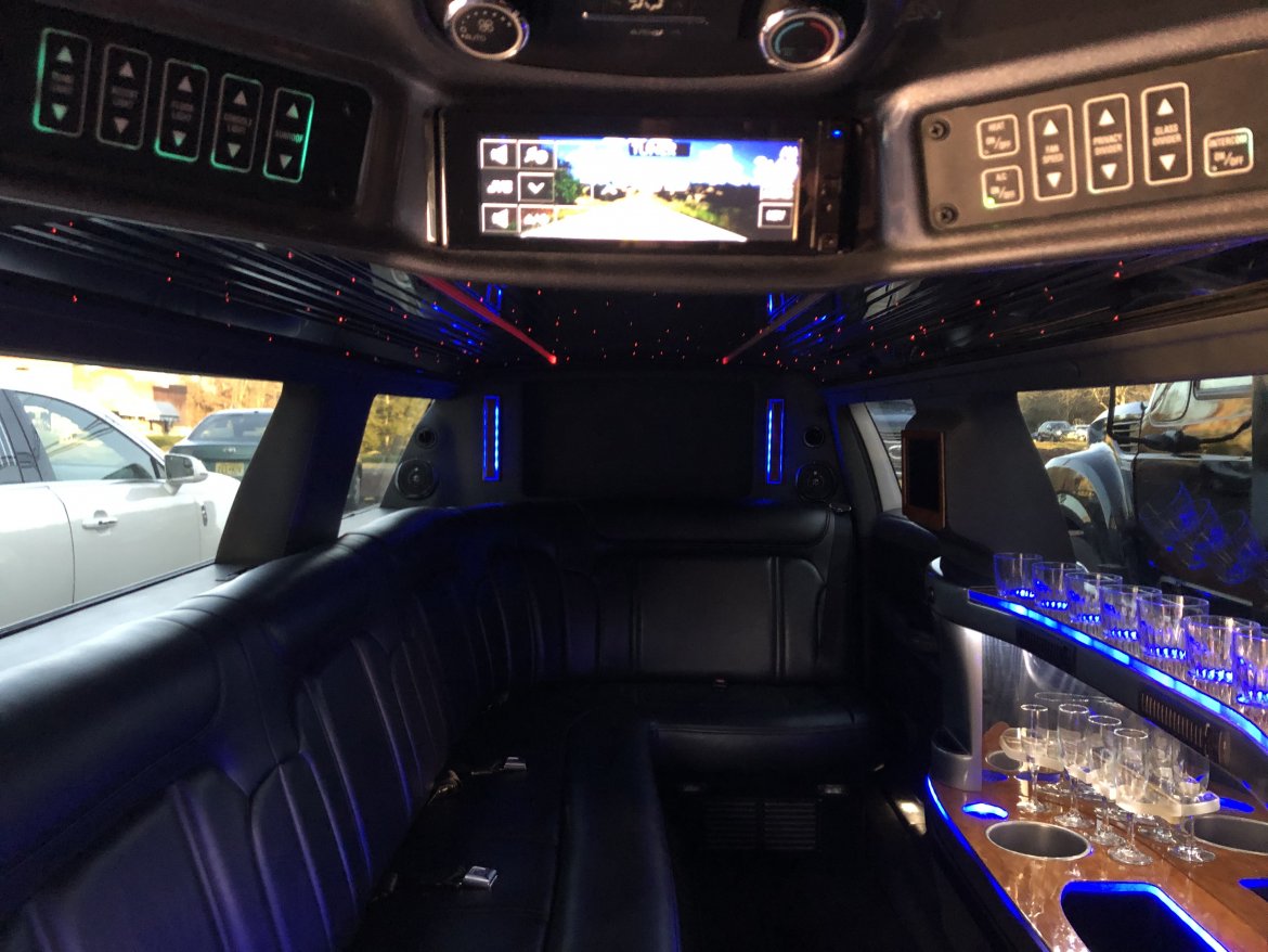 Limousine for Sale in Morganville, NJ - Photo 10