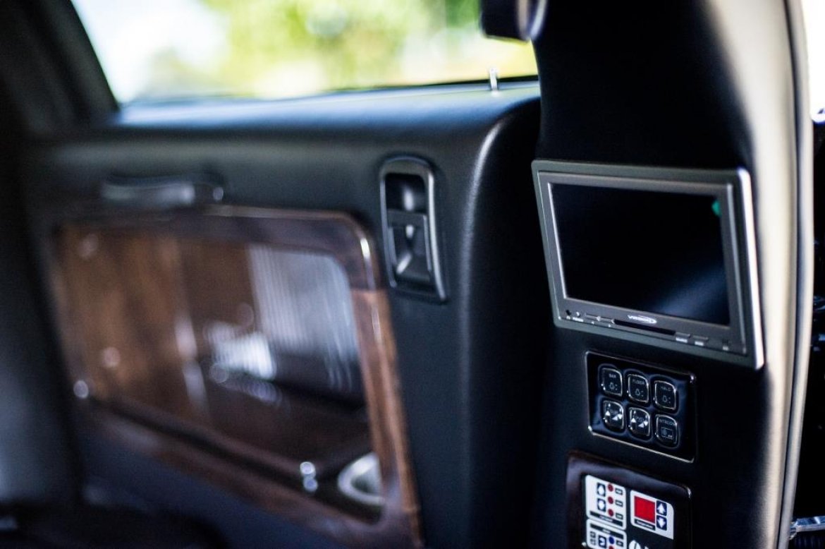 Limousine for Sale in Burr Ridge, IL - Photo 11