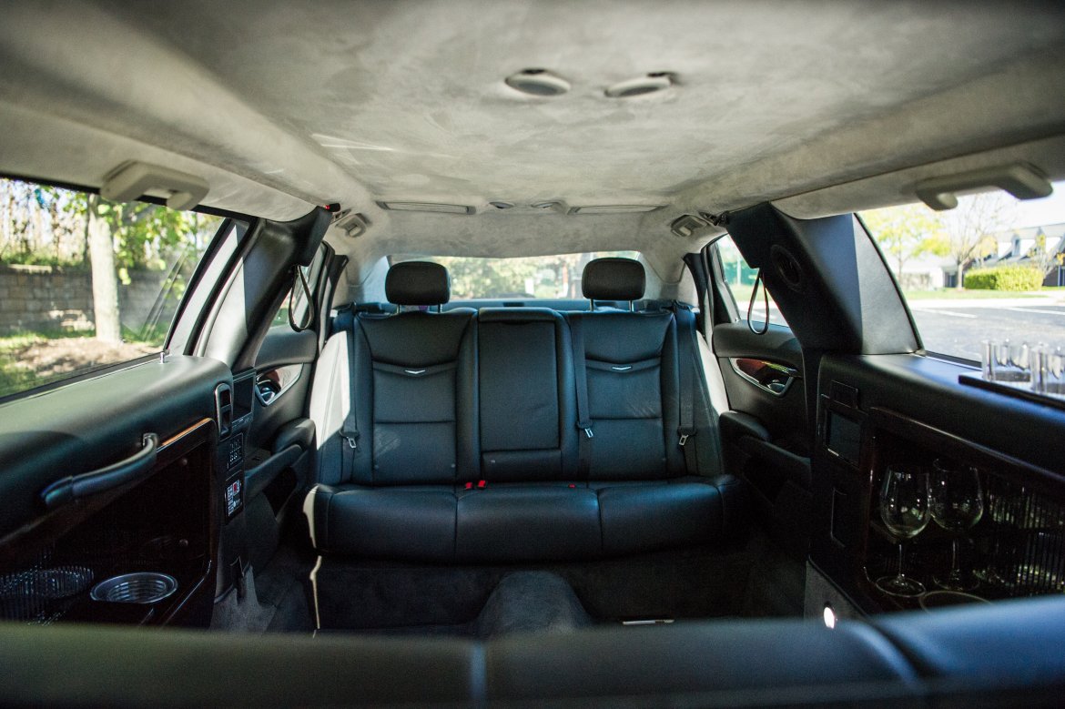 Limousine for Sale in Burr Ridge, IL - Photo 13