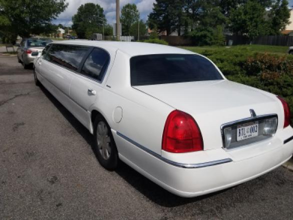 2004 Lincoln  Towncar Limousine