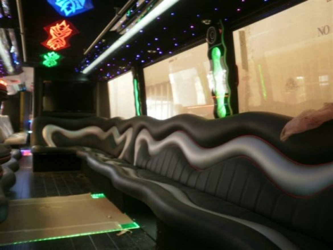 1998 Van Hool Party Bus Limo Bus #6098 - Photo 4