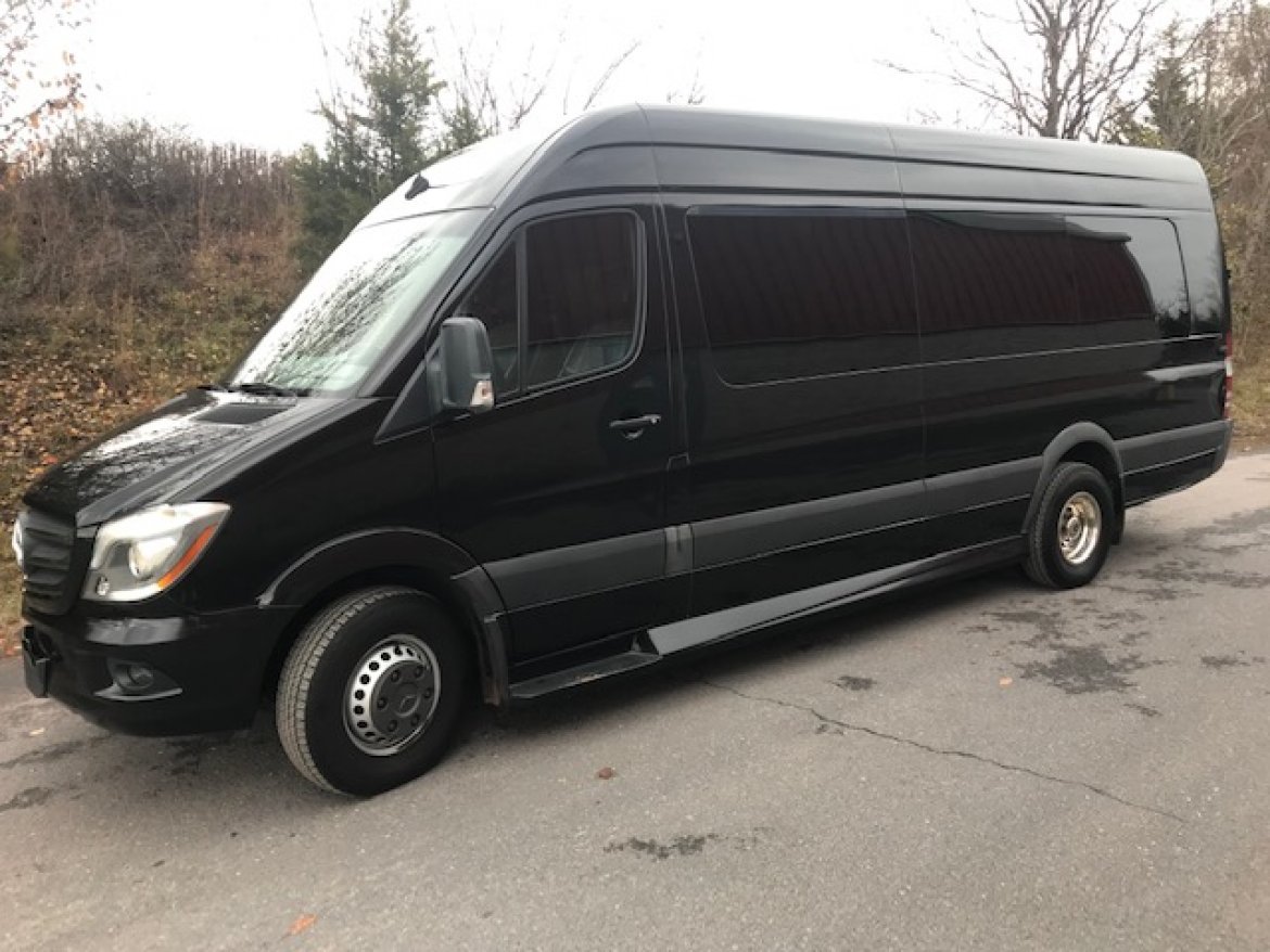Executive Shuttle for Sale in Evansville, IN - Photo 8
