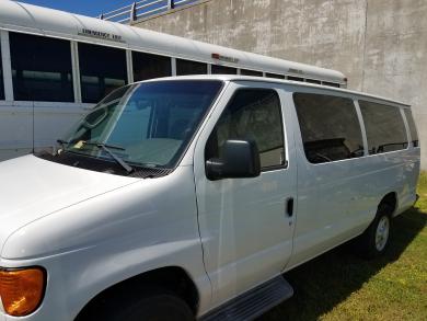 2006 Ford Escord Shuttle Bus