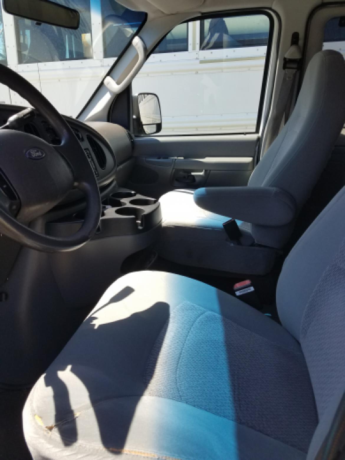 Photo of Shuttle Bus for sale: 2006 Ford Escord