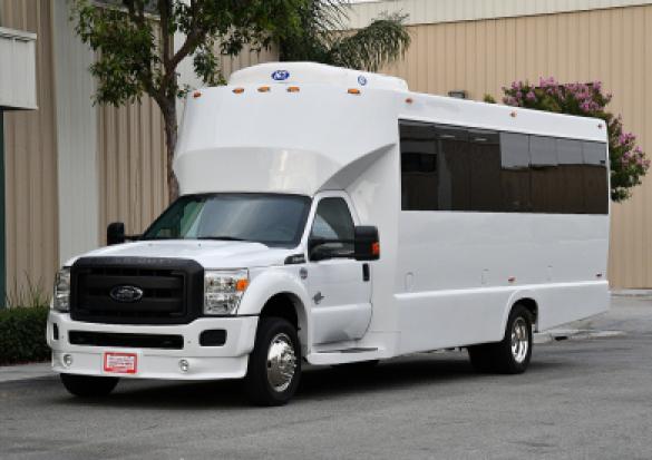 2013 Ford f-550 Limo Bus for Sale in Fontana, CA - Photo 3