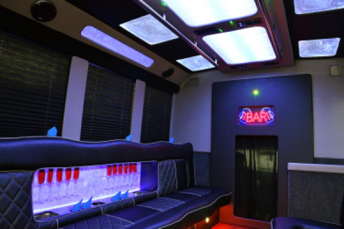 Photo of Limo Bus for sale: 2013 Ford f-550 by Tiffany
