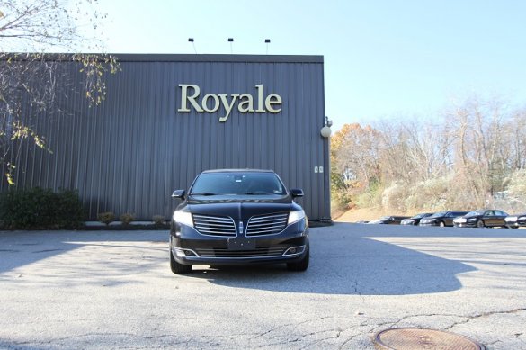 2014 Lincoln MKT Limousine for Sale in Haverhill, MA - Photo 2