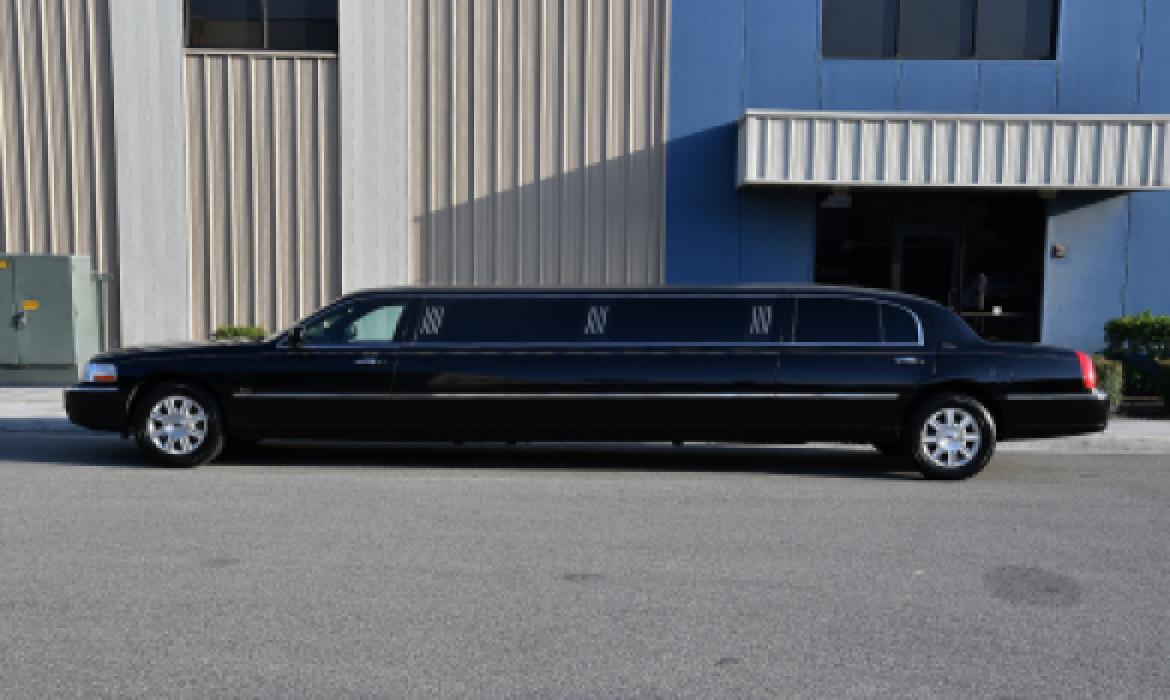Photo of Limousine for sale: 2010 Lincoln town car 120&quot; by Executive coach builders
