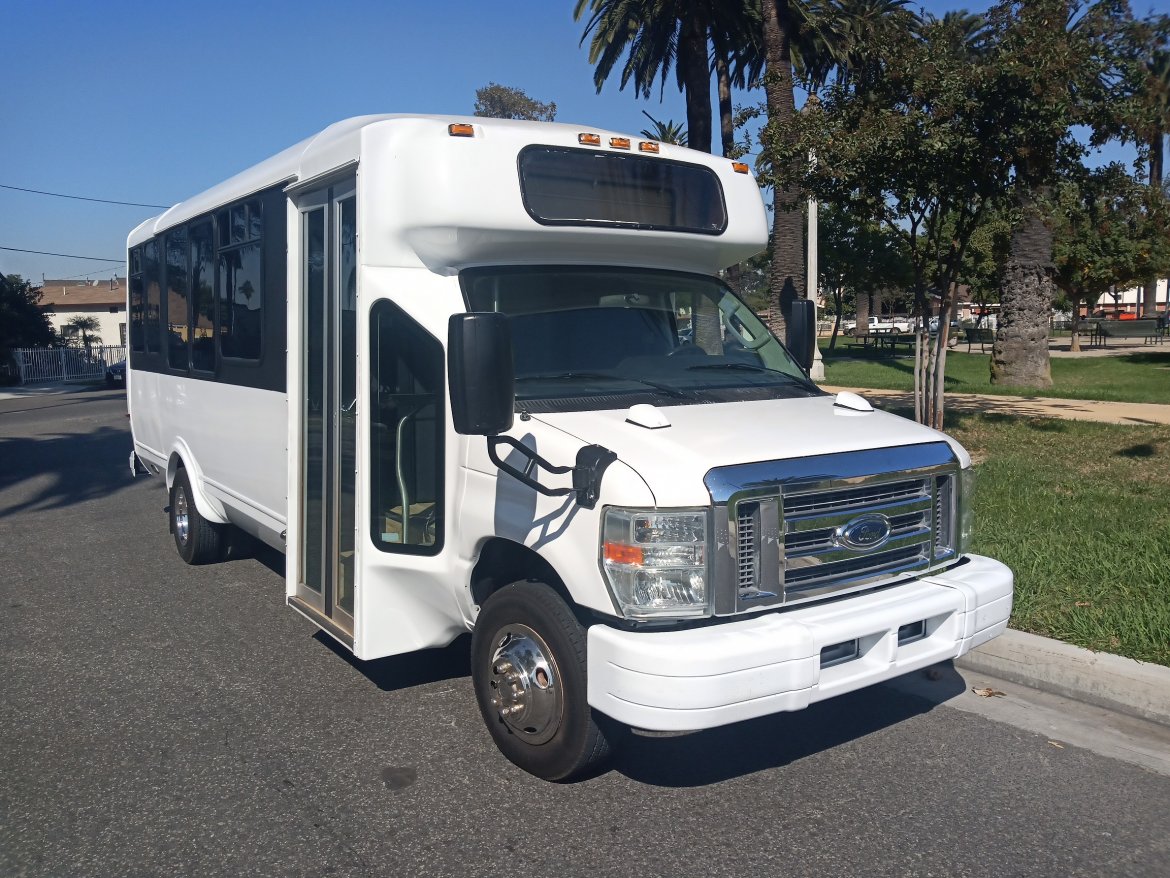 Limo Bus for sale: 2012 Ford E450 25&quot;