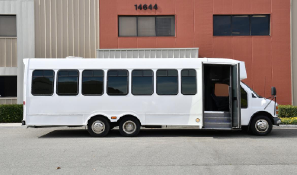Photo of Limo Bus for sale: 2001 Chevrolet 3500 by Turtle Top