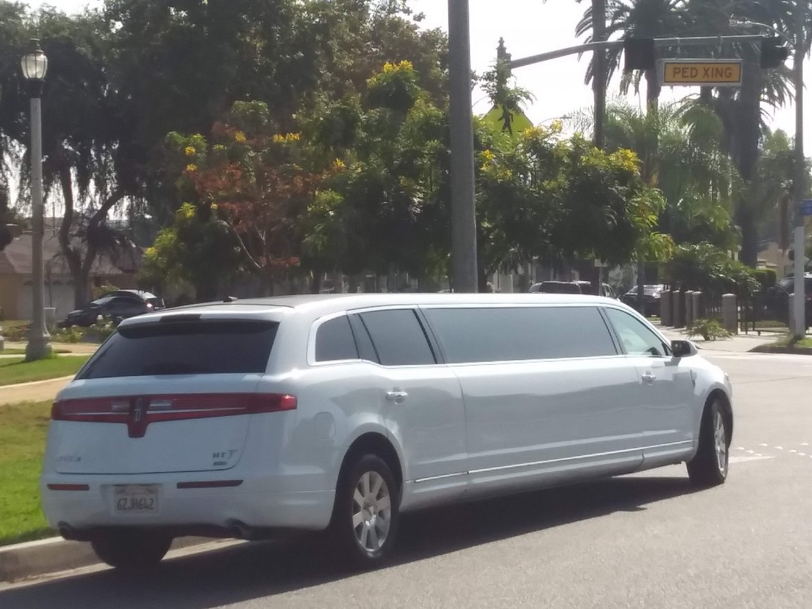 Limousine for sale: 2013 Lincoln MKT