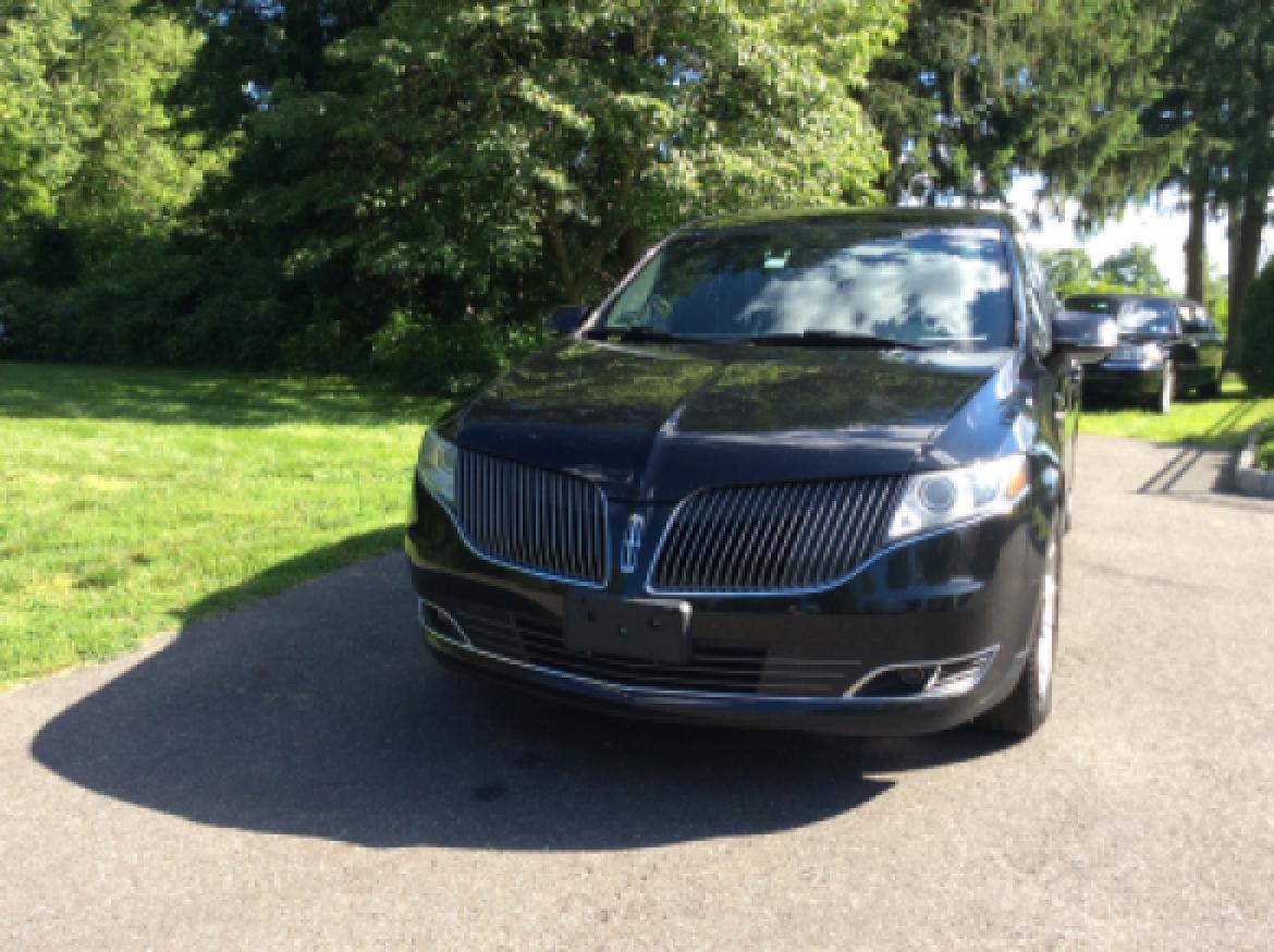 Photo of SUV for sale: 2013 Lincoln MKT by Lincoln