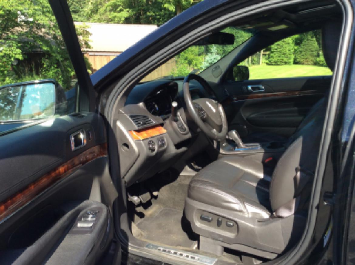 Photo of SUV for sale: 2013 Lincoln MKT by Lincoln