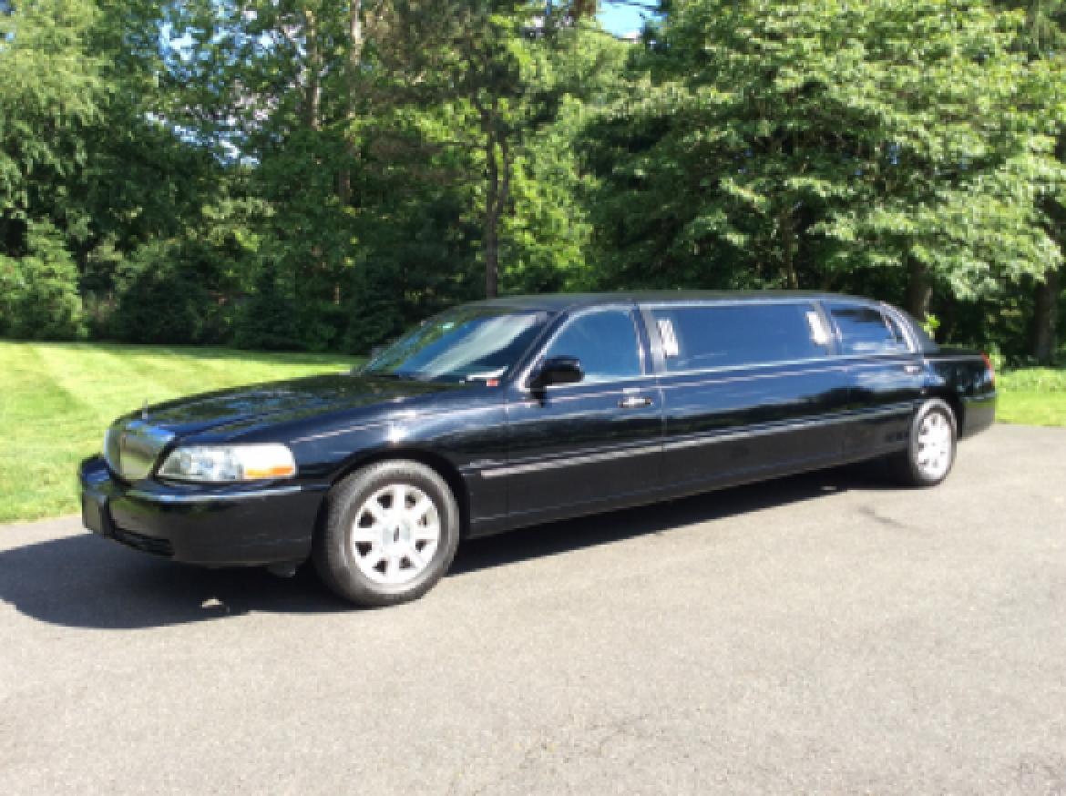 Photo of Limousine for sale: 2008 Lincoln Town Car 72&quot; by Krystal