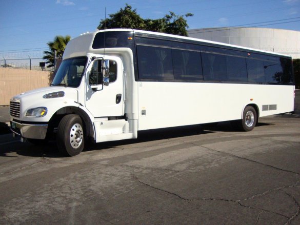 2016 Freightliner M2 106 Passenger Bus Shuttle Bus for Sale in CARSON, CA - Photo 3