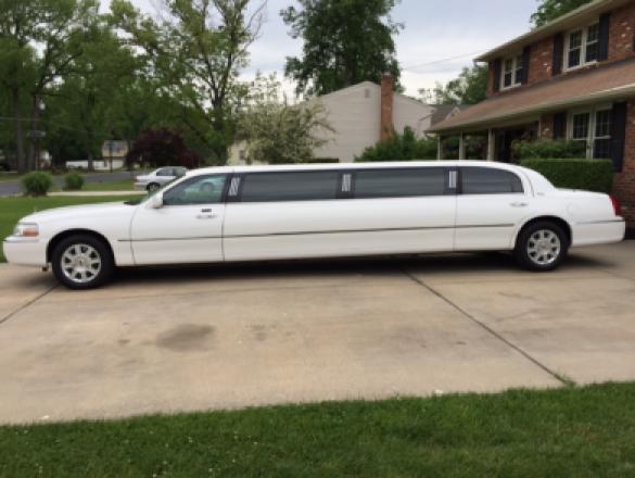 2007 Lincoln Town Car Limousine for Sale in Cherry Hill, NJ - Main Photo