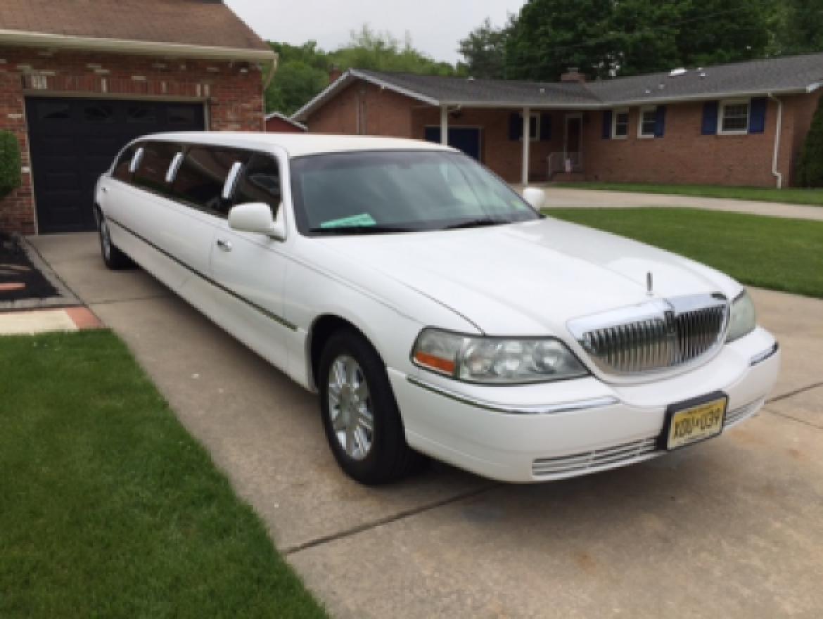 Photo of Limousine for sale: 2007 Lincoln   Town Car 120&quot; by DaBryan Coach Builders