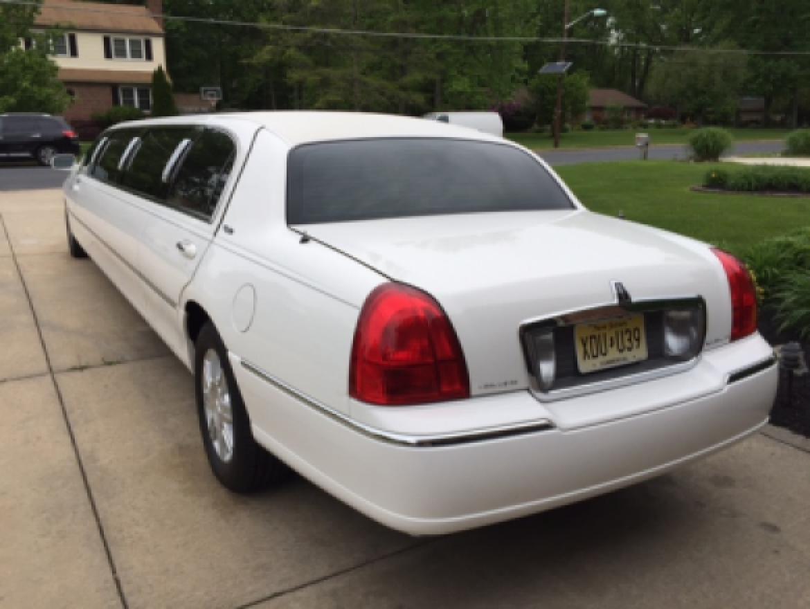 Photo of Limousine for sale: 2007 Lincoln   Town Car 120&quot; by DaBryan Coach Builders