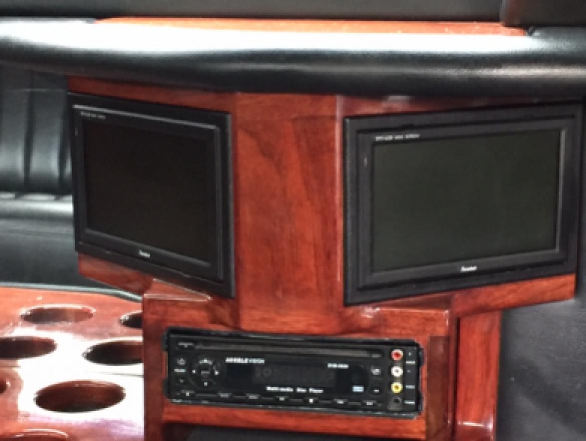 Photo of Limousine for sale: 2007 Lincoln   Town Car 120&quot; by DaBryan Coach Builders