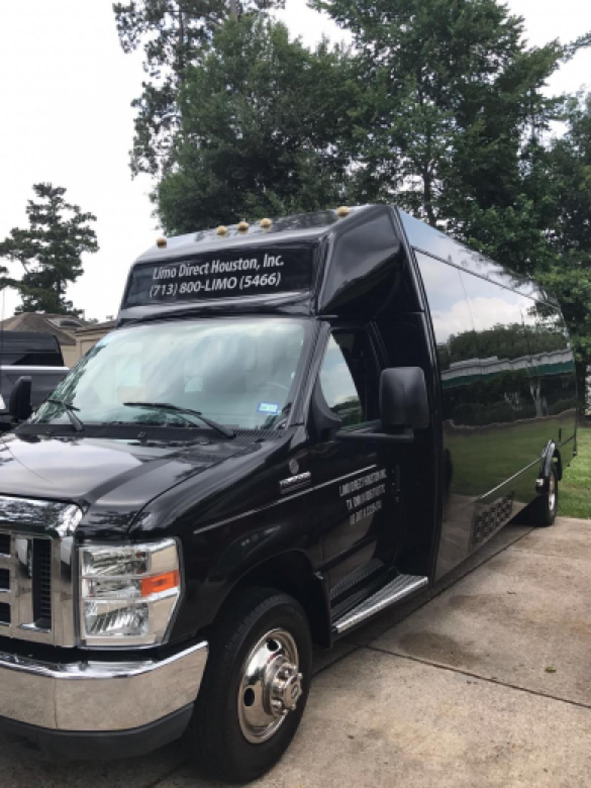 Shuttle Bus for sale: 2012 Ford E-450 Econoline by Federal Coach