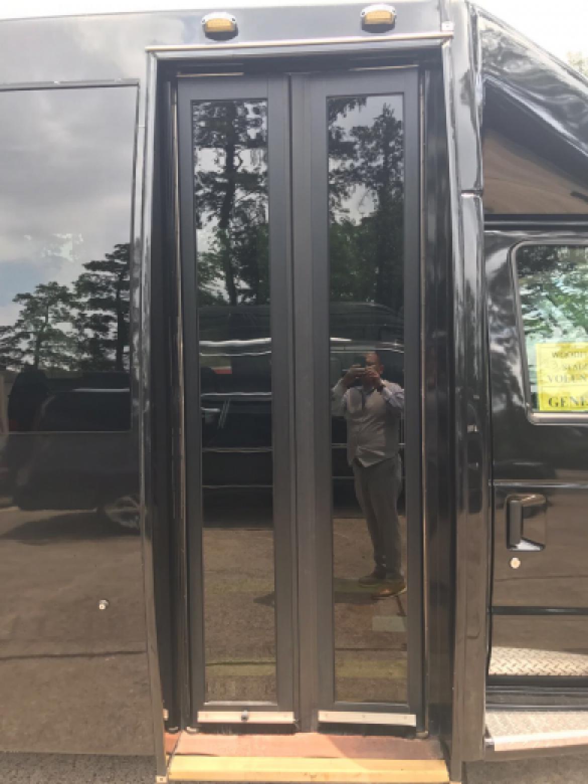 Photo of Shuttle Bus for sale: 2012 Ford E-450 Econoline by Federal Coach