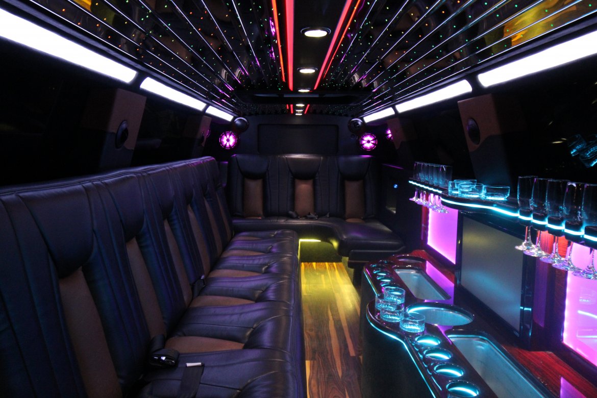 Limousine for Sale in Springfield, MO - Photo 11