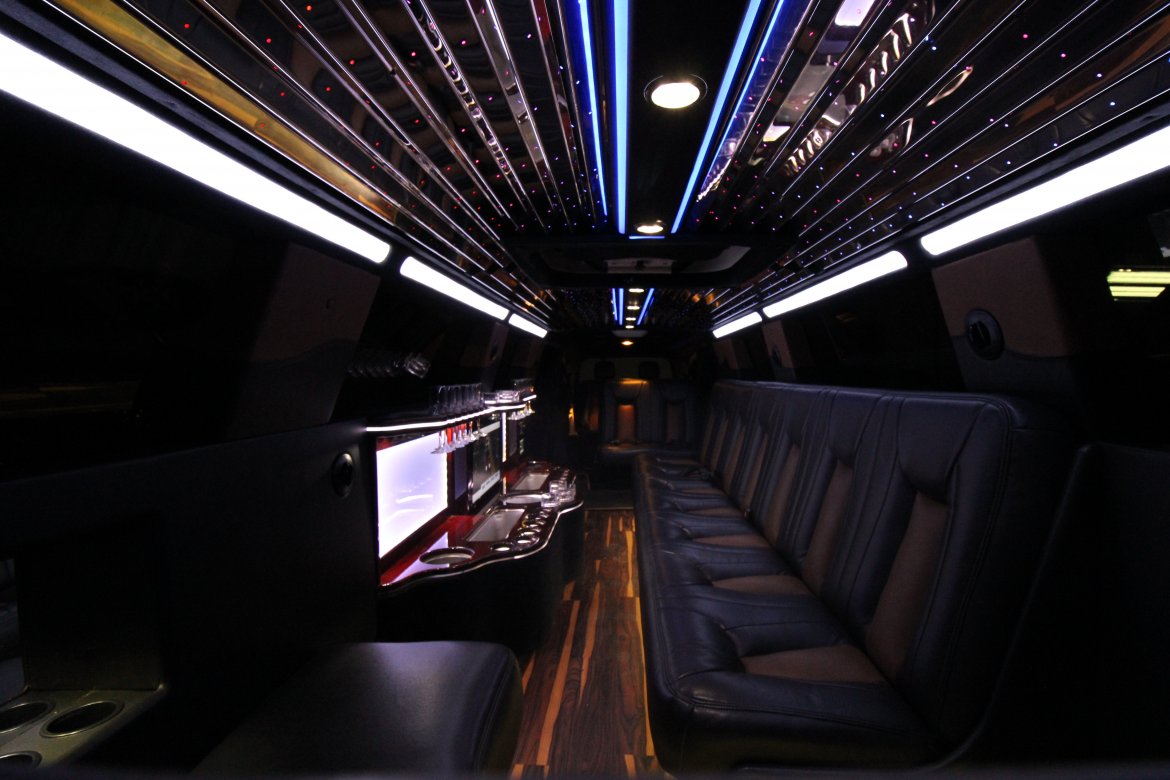 Limousine for Sale in Springfield, MO - Photo 26