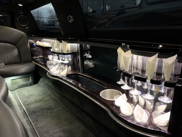 2019 Lincoln MKT 120 Limousine for Sale in Morganville, NJ - Photo 3