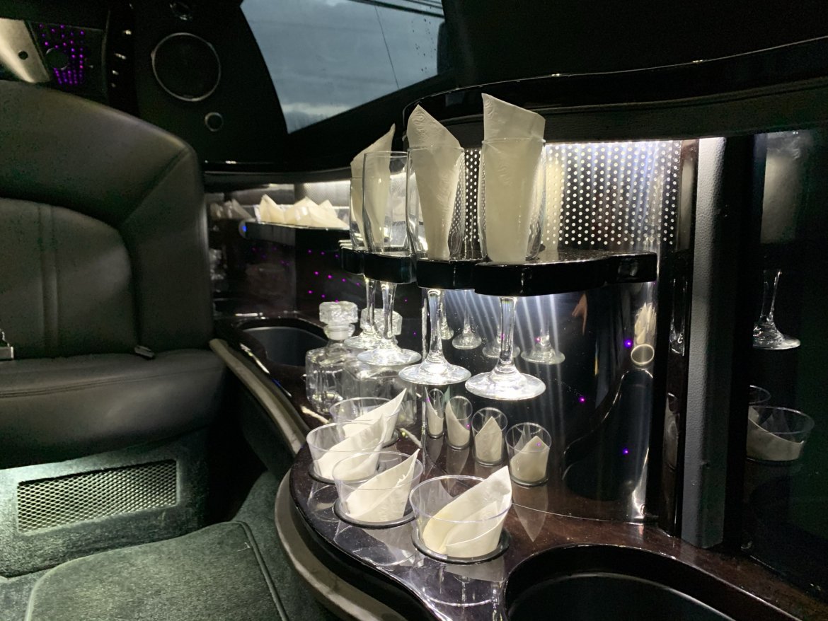 Limousine for Sale in Morganville, NJ - Photo 5