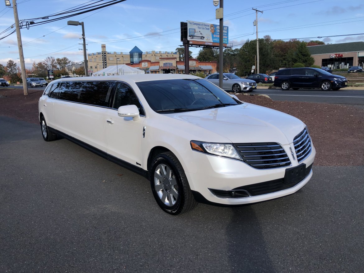 Limousine for Sale in Morganville, NJ - Photo 8