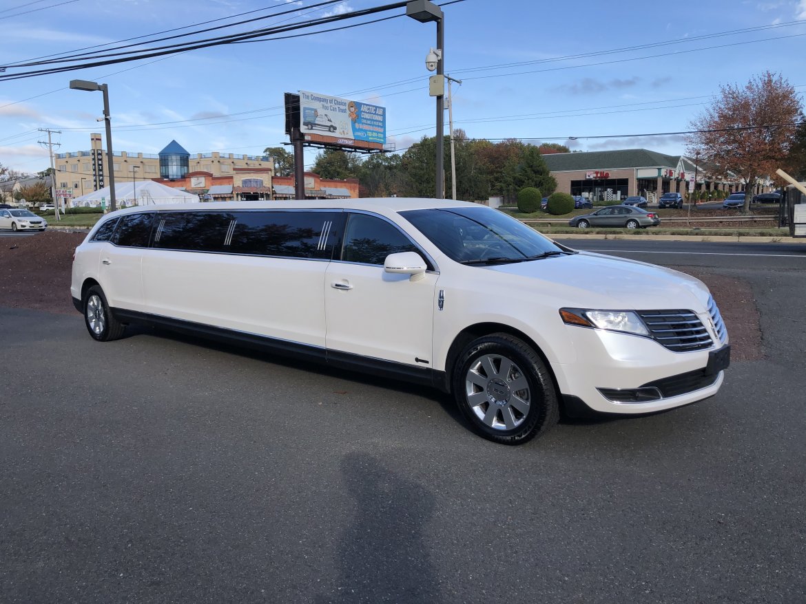 Limousine for Sale in Morganville, NJ - Photo 9