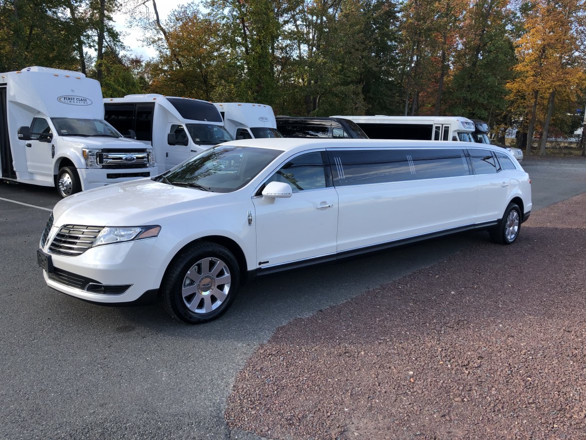 Limousine for Sale in Morganville, NJ - Photo 16