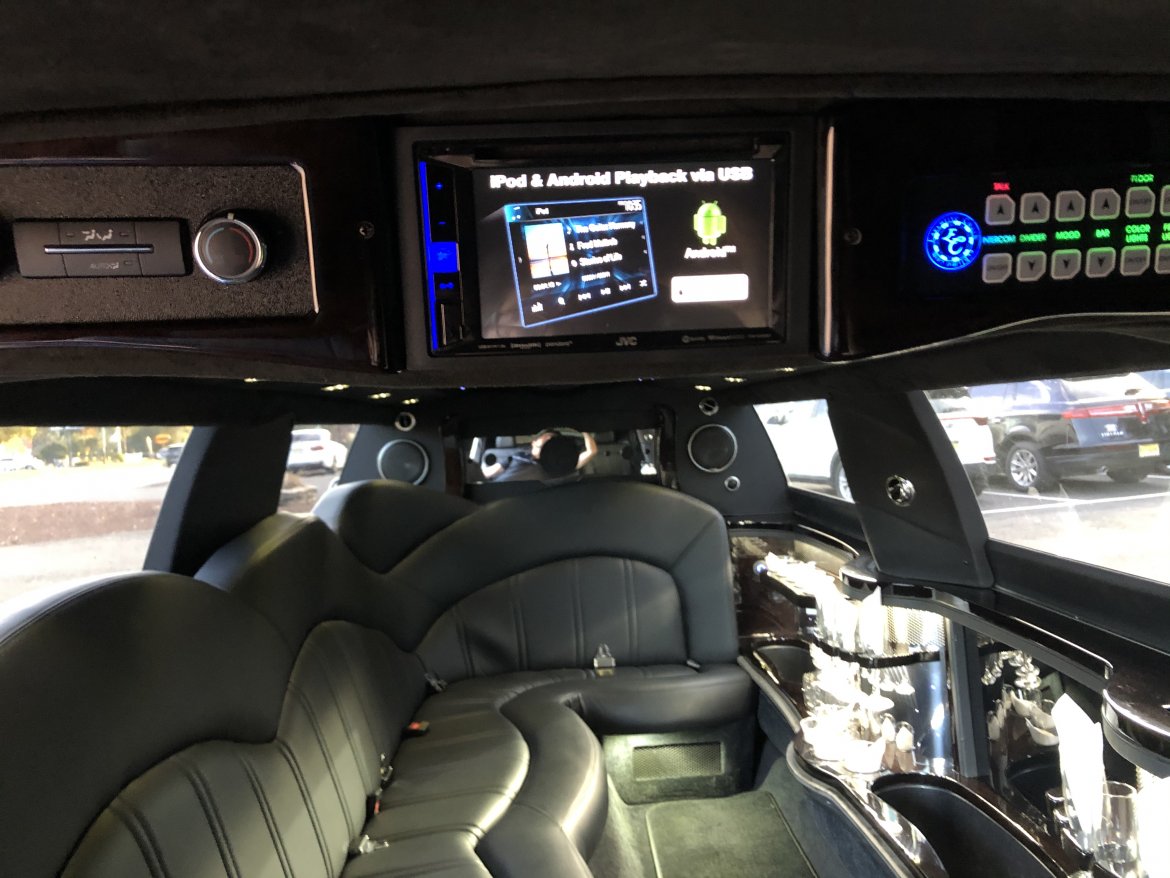 Limousine for Sale in Morganville, NJ - Photo 17