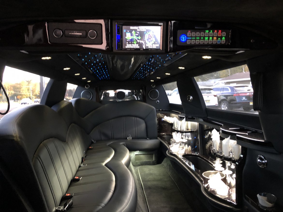 Limousine for Sale in Morganville, NJ - Photo 18