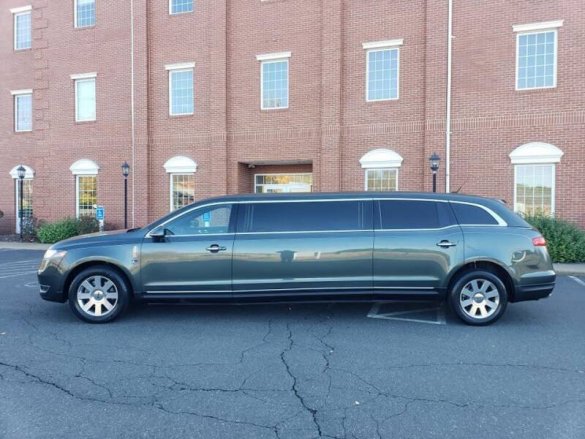 2015 Lincoln MKT AWD Limousine for Sale in SOUTH WINDSOR, CT - Photo 2