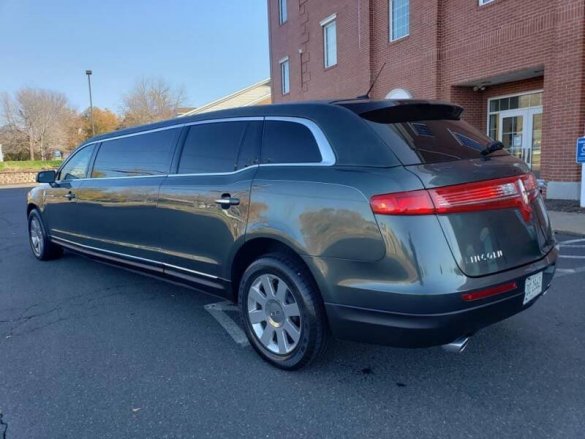 2015 Lincoln MKT AWD Limousine for Sale in SOUTH WINDSOR, CT - Photo 3