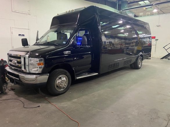 2014 Ford E450 Limo Bus for Sale in Erie, PA - Photo 2