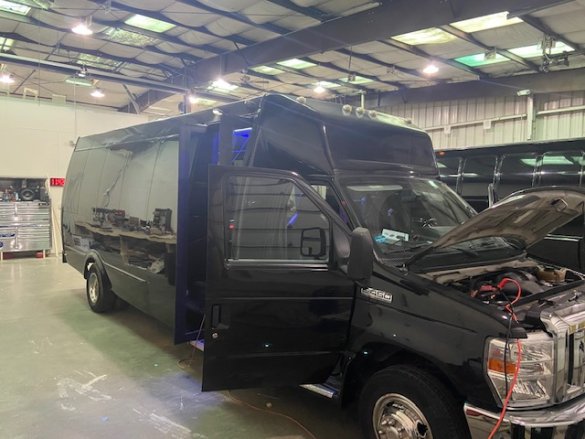 2014 Ford E450 Limo Bus for Sale in Erie, PA - Photo 3